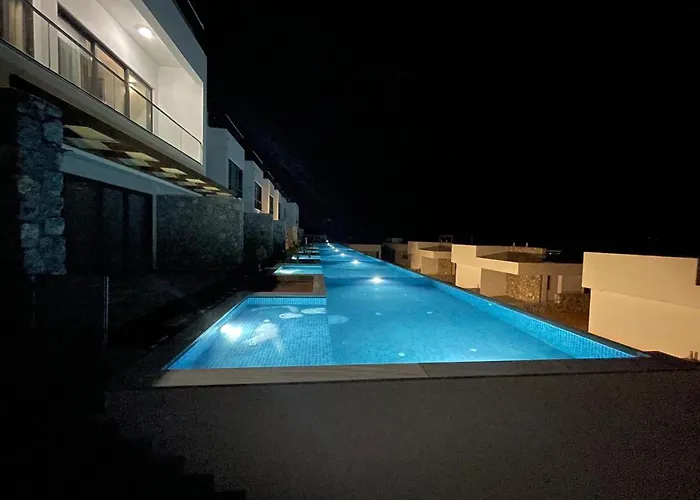 Lighthouse Family With Private Pool *