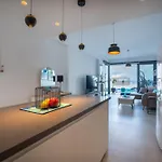 Lighthouse Family With Private Pool *