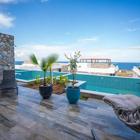 Oceanfront Oasis With Private Pool Stunning Views Apartment *