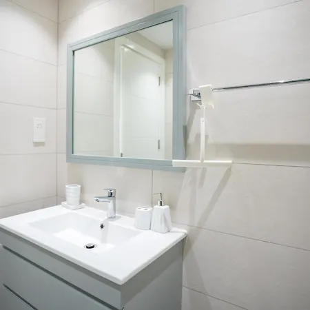 Lighthouse Family With Private Pool Lägenhet