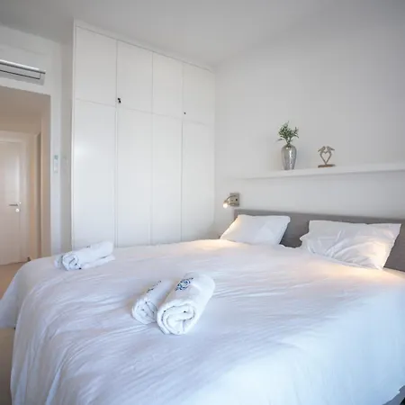 Lighthouse Family With Private Pool Lägenhet