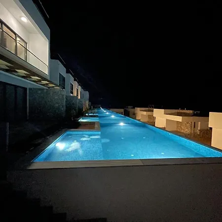 Lighthouse Family With Private Pool *