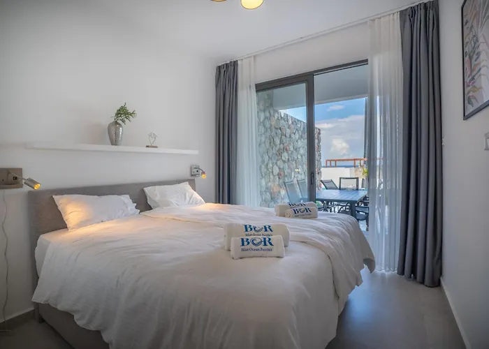 Lighthouse Family With Private Pool Apartment *