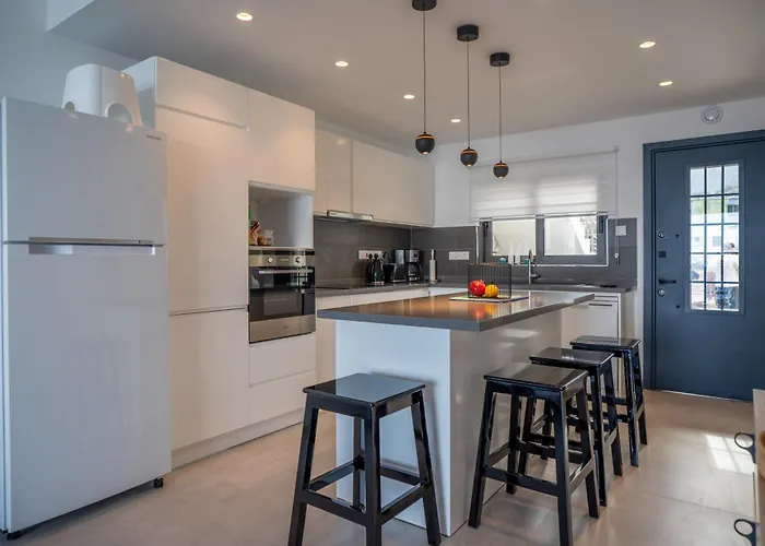 Lighthouse Family With Private Pool * Kyrenia (Northern Cyprus)